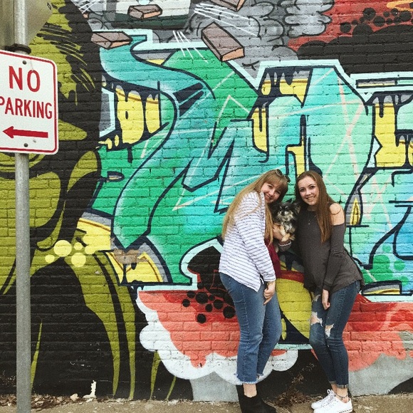 Hi, I’m Molli ✨💛🌻 - Picture 5 of 11